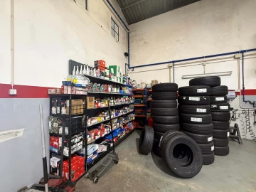 Armazém para Trespasse em Usseira