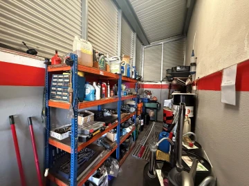 Armazém para Trespasse em Usseira