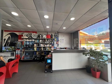 Armazém para Trespasse em Usseira