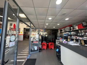 Armazém para Trespasse em Usseira