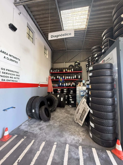 Armazém para Trespasse em Usseira