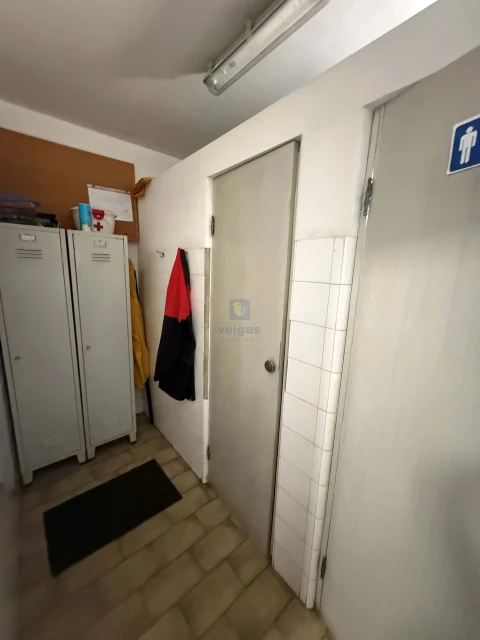 Armazém para Trespasse em Usseira