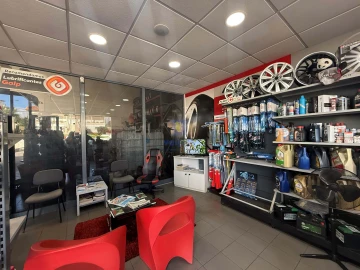 Armazém para Trespasse em Usseira