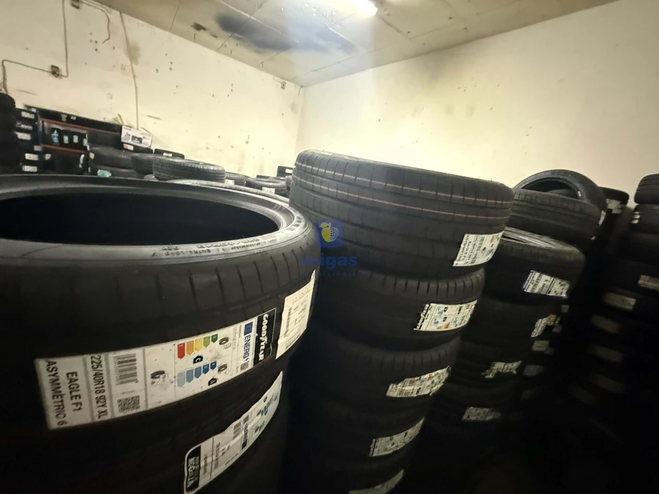 Armazém para Trespasse em Usseira Foto 15