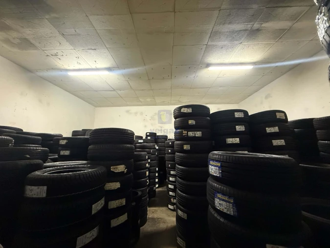 Armazém para Trespasse em Usseira Foto 12