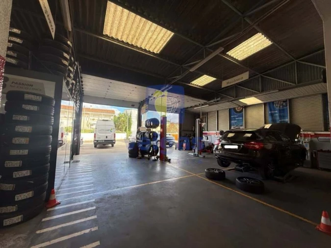 Armazém para Trespasse em Usseira Foto 2