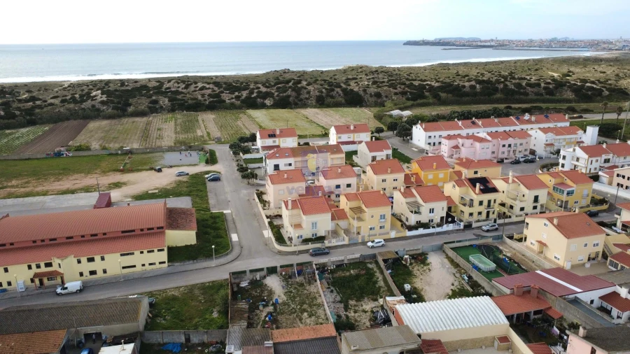 Terreno para Venda em Atouguia da Baleia Foto 10