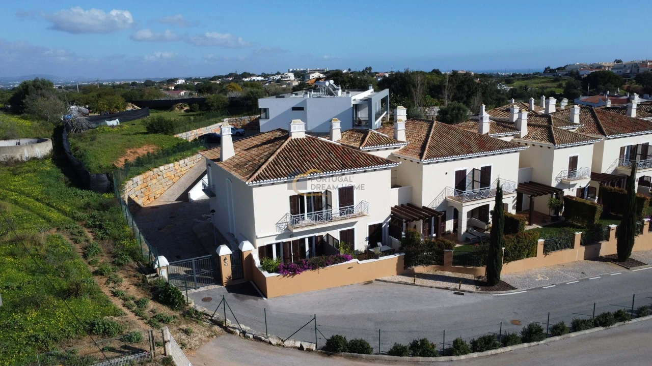 Moradia T2 para Venda em Albufeira e Olhos de Água Foto 46