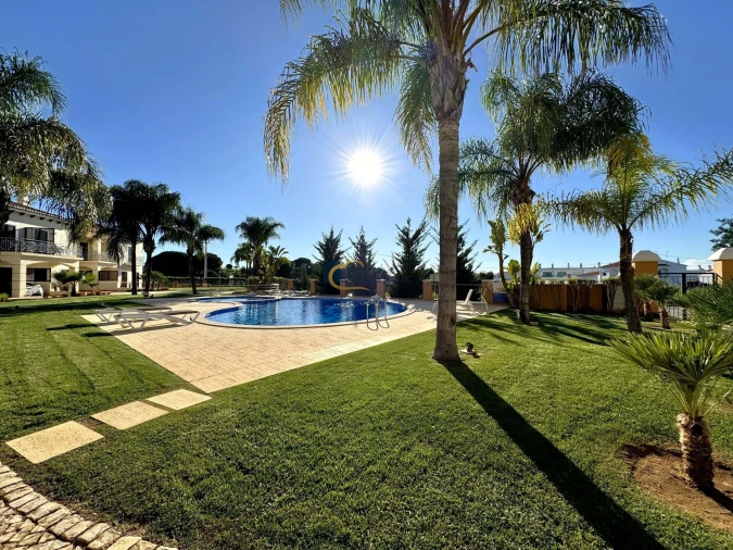 Moradia T2 para Venda em Albufeira e Olhos de Água Foto 2