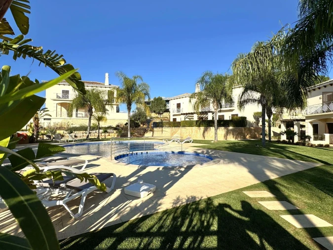 Moradia T2 para Venda em Albufeira e Olhos de Água Foto 39