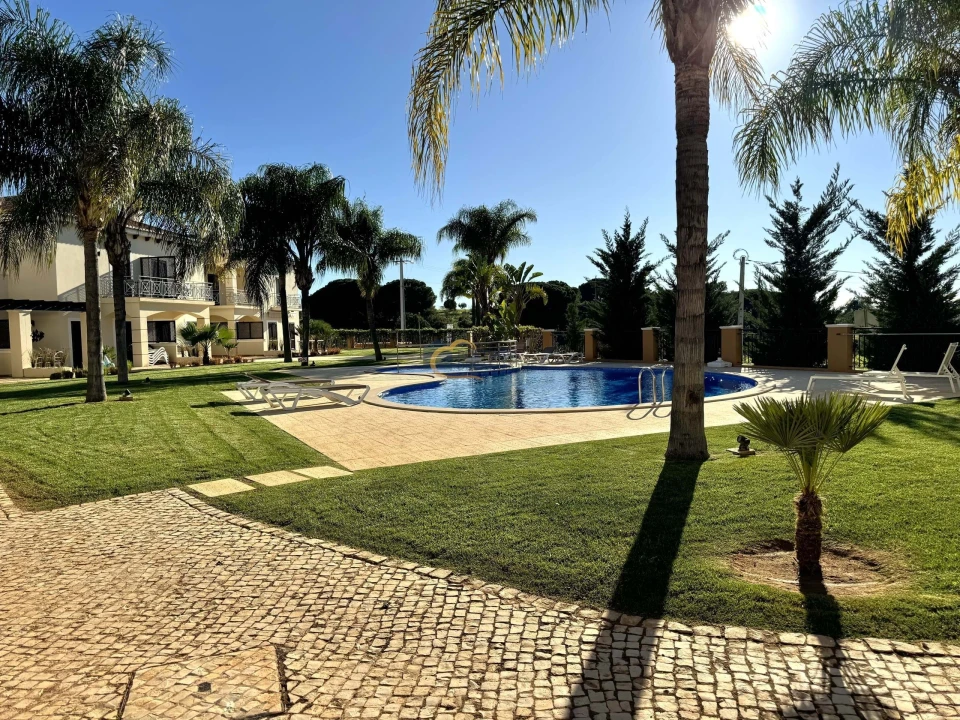 Moradia T2 para Venda em Albufeira e Olhos de Água Foto 38