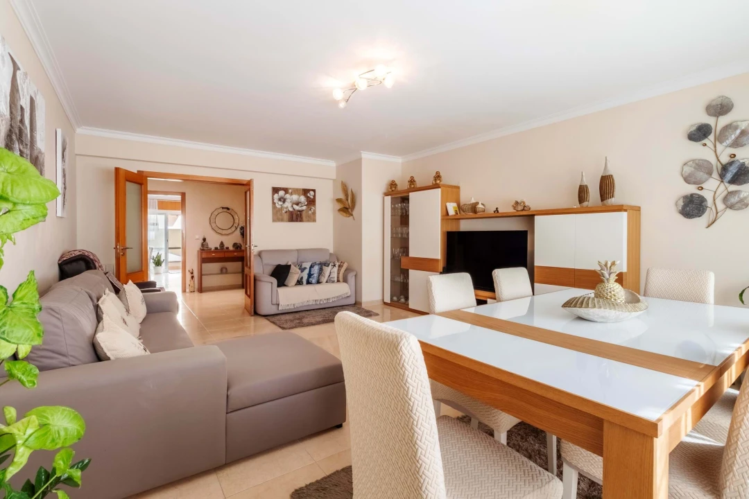 Apartamento T2 para Venda em Agualva e Mira-Sintra Foto 9