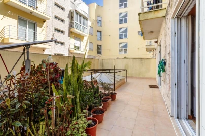 Apartamento T2 para Venda em Agualva e Mira-Sintra