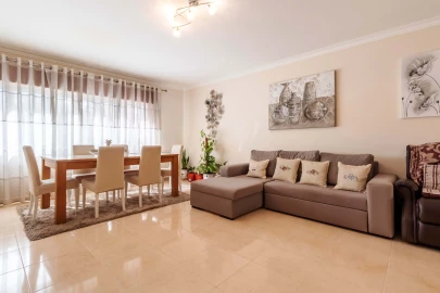 Apartamento T2 para Venda em Agualva e Mira-Sintra