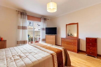 Apartamento T2 para Venda em Agualva e Mira-Sintra