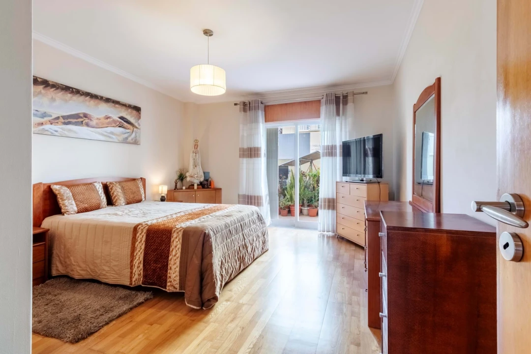Apartamento T2 para Venda em Agualva e Mira-Sintra Foto 26