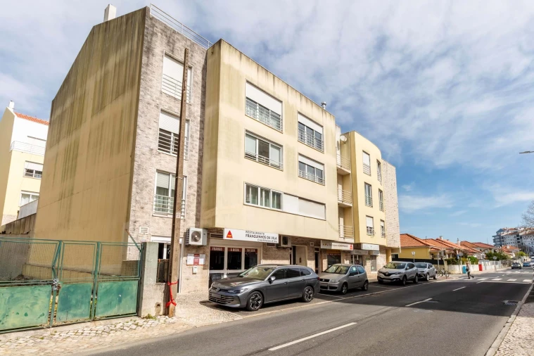 Apartamento T2 para Venda em Agualva e Mira-Sintra Foto 42