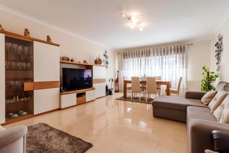 Apartamento T2 para Venda em Agualva e Mira-Sintra Foto 4