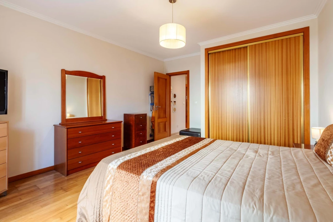 Apartamento T2 para Venda em Agualva e Mira-Sintra Foto 31