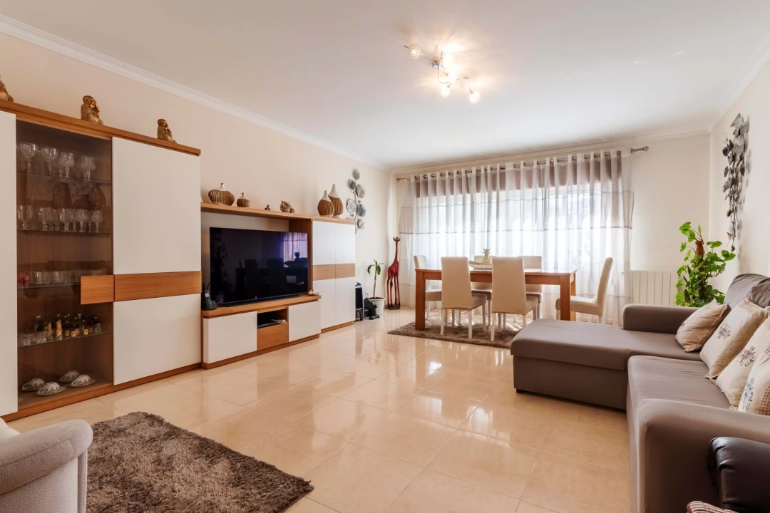 Apartamento T2 para Venda em Agualva e Mira-Sintra Foto 1