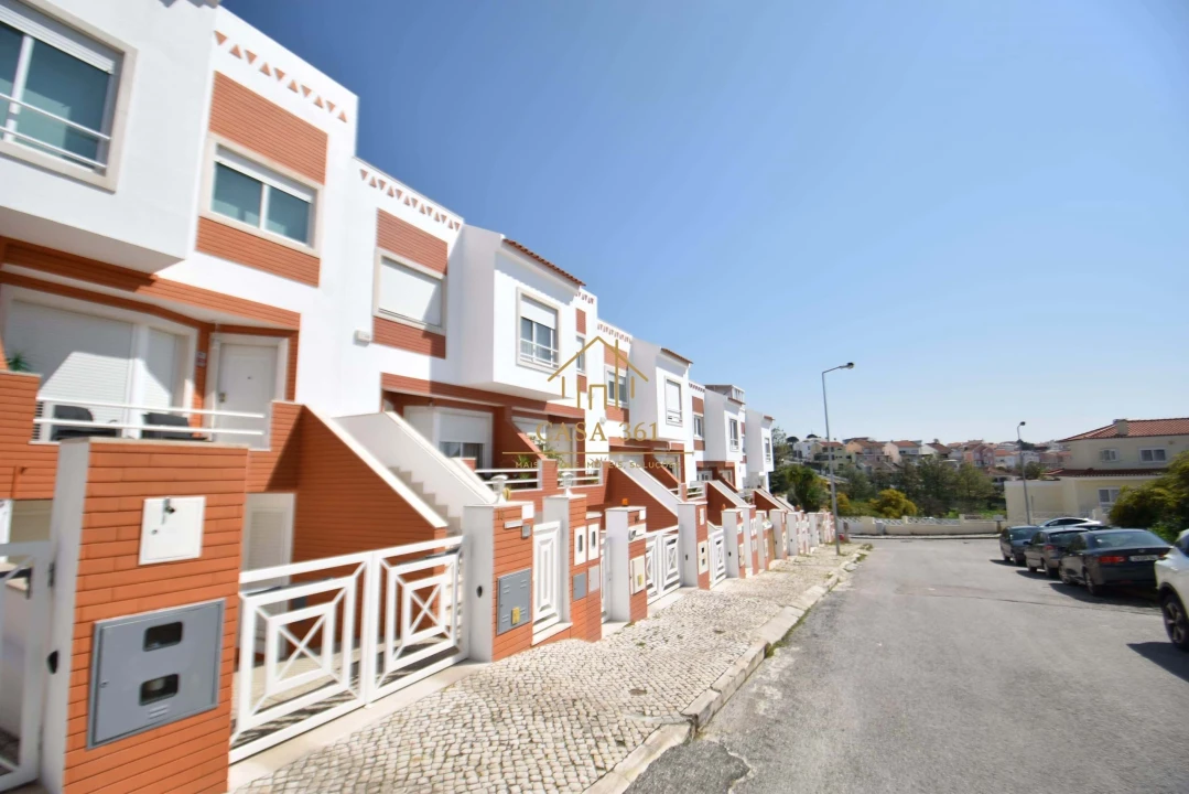 Moradia T4 para Venda em Charneca de Caparica e Sobreda Foto 2