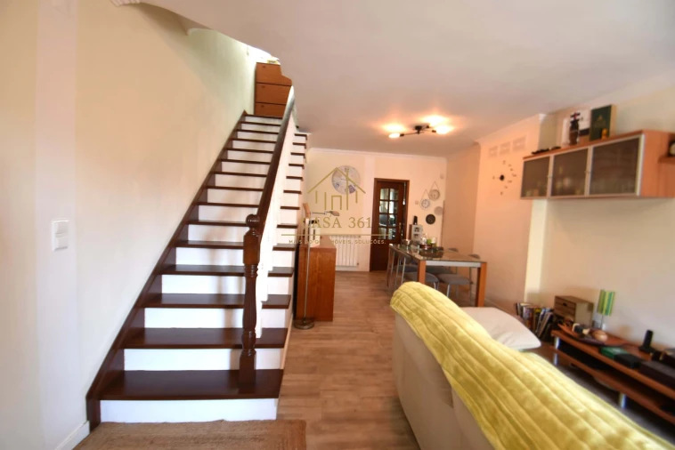 Moradia T4 para Venda em Charneca de Caparica e Sobreda Foto 4