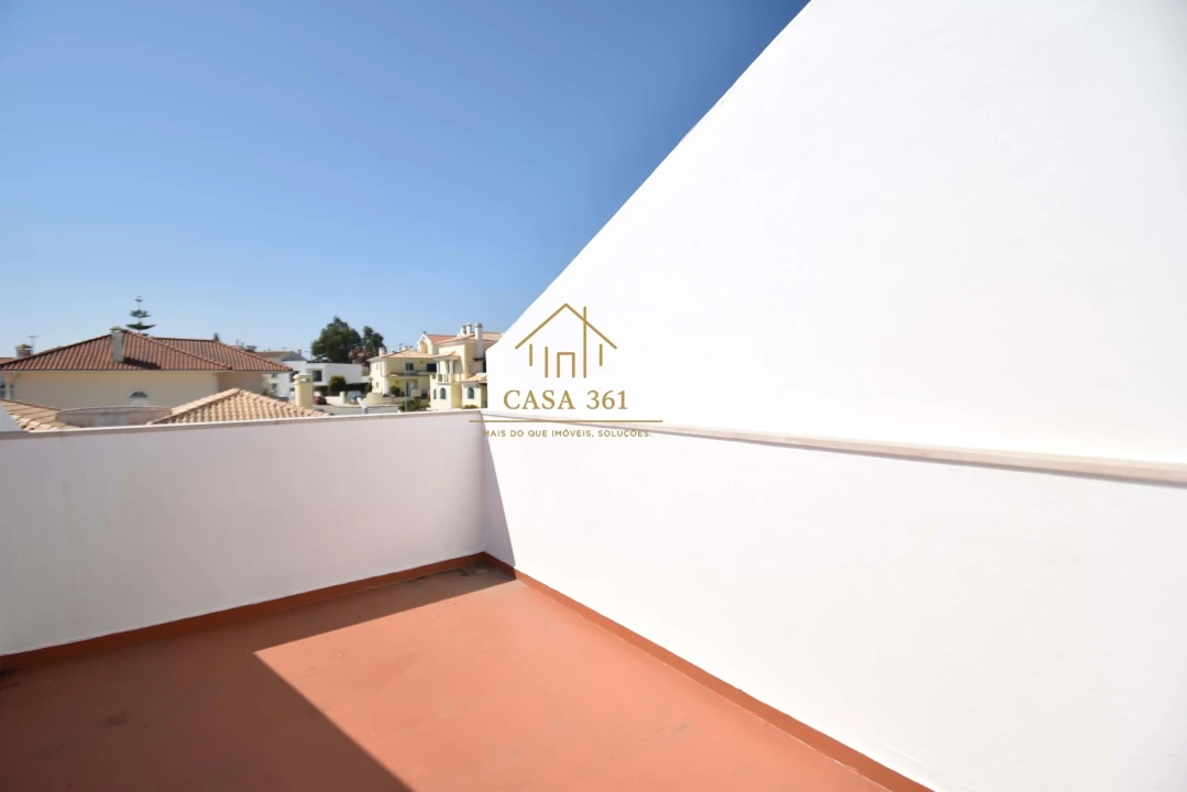 Moradia T4 para Venda em Charneca de Caparica e Sobreda Foto 53