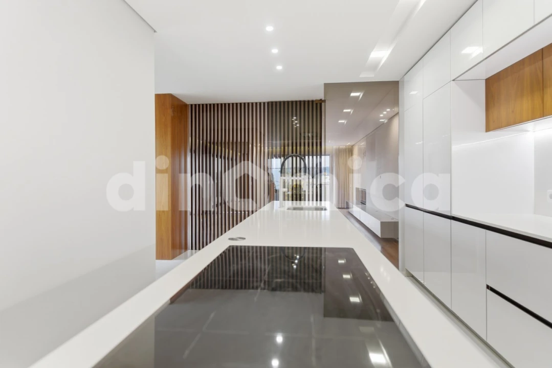 Apartamento T3 para Venda em Antas e Abade de Vermoim Foto 3