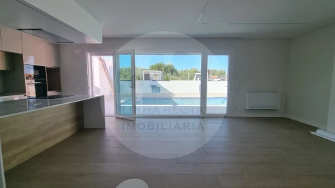 Moradia T4 para Venda em Azeitão (São Lourenço e São Simão)