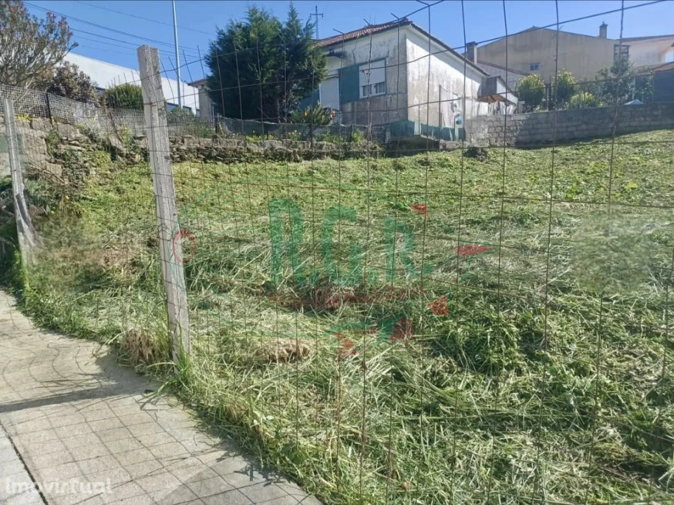 Terreno para Venda em Fânzeres e São Pedro da Cova Foto 3