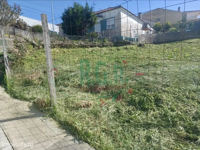 Terreno para Venda em Fânzeres e São Pedro da Cova Foto 3