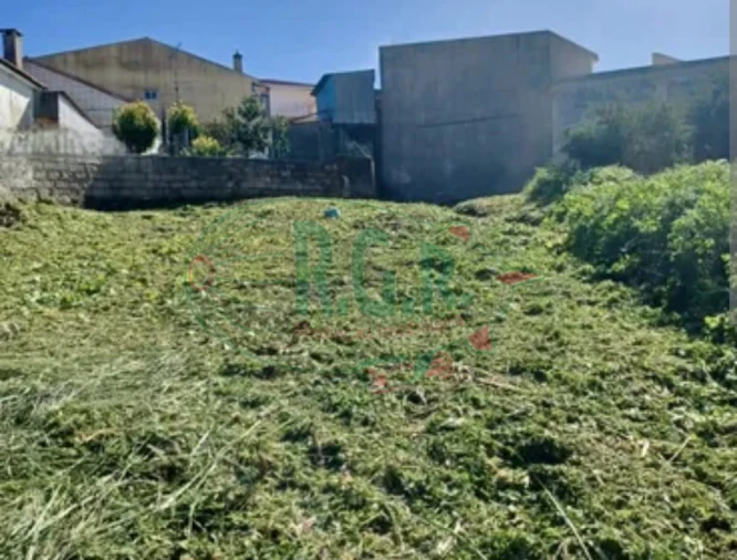 Terreno para Venda em Fânzeres e São Pedro da Cova Foto 1