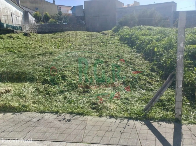 Terreno para Venda em Fânzeres e São Pedro da Cova Foto 2
