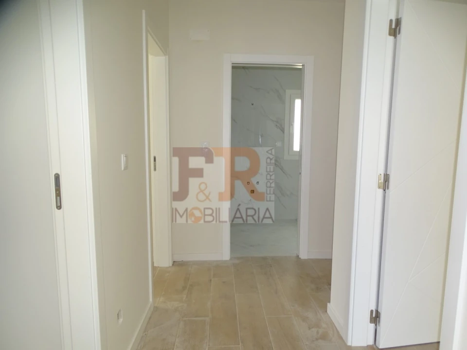 Moradia T4 para Venda em Quinta do Anjo Foto 16