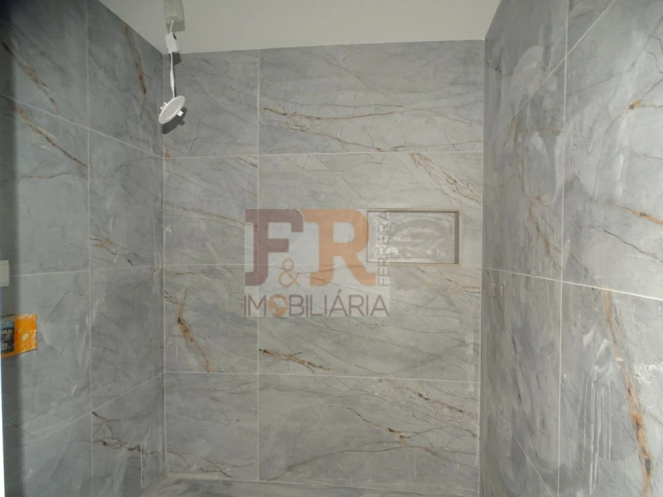 Moradia T4 para Venda em Quinta do Anjo Foto 17