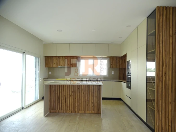 Moradia T4 para Venda em Quinta do Anjo Foto 4