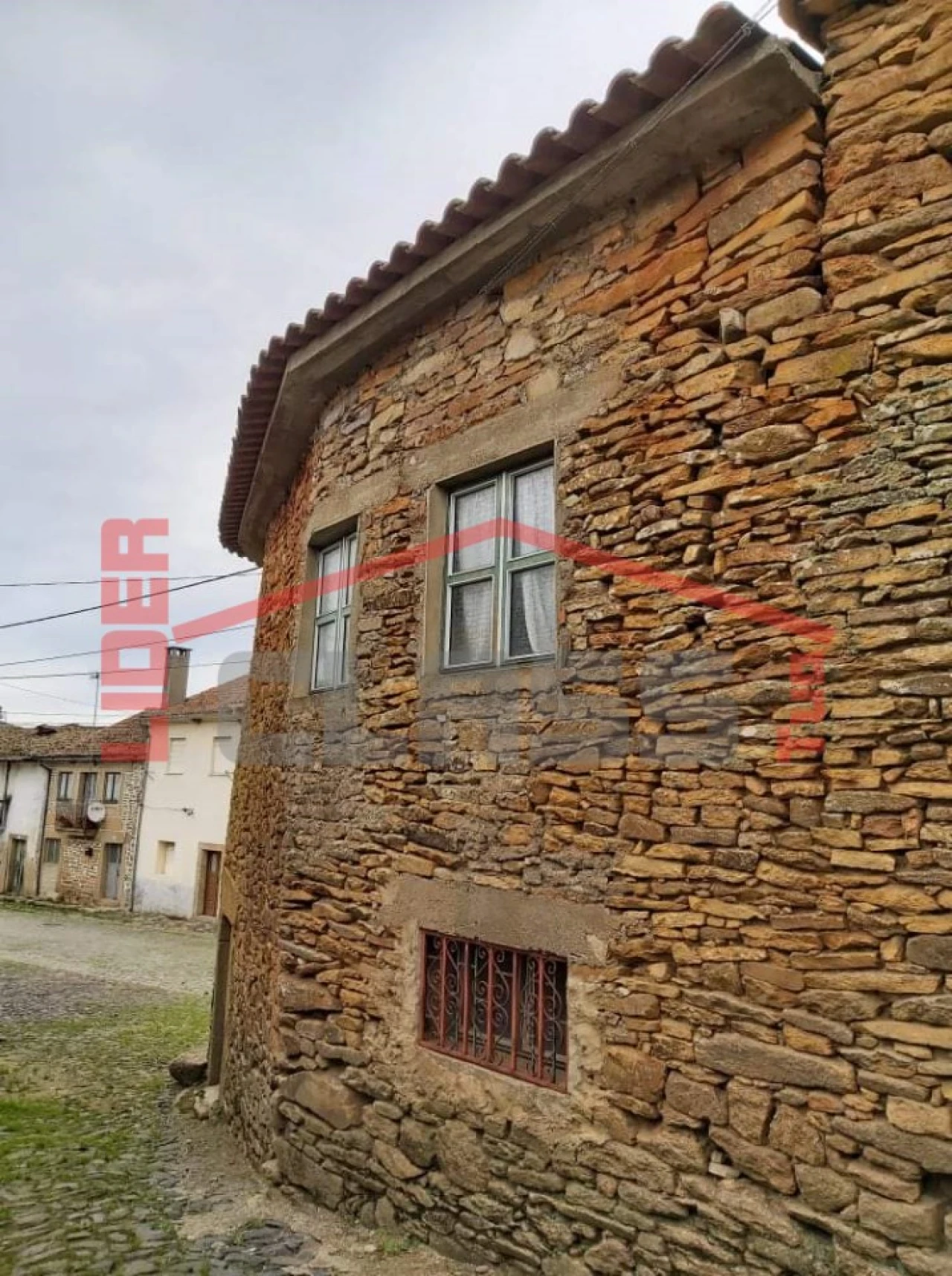 Moradia T3 para Venda em Carviçais Foto 11