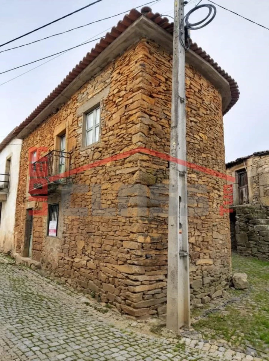 Moradia T3 para Venda em Carviçais Foto 2