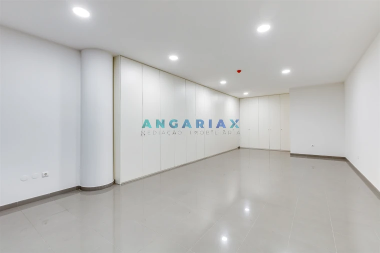 Loja para Arrendamento em Marrazes e Barosa Foto 2