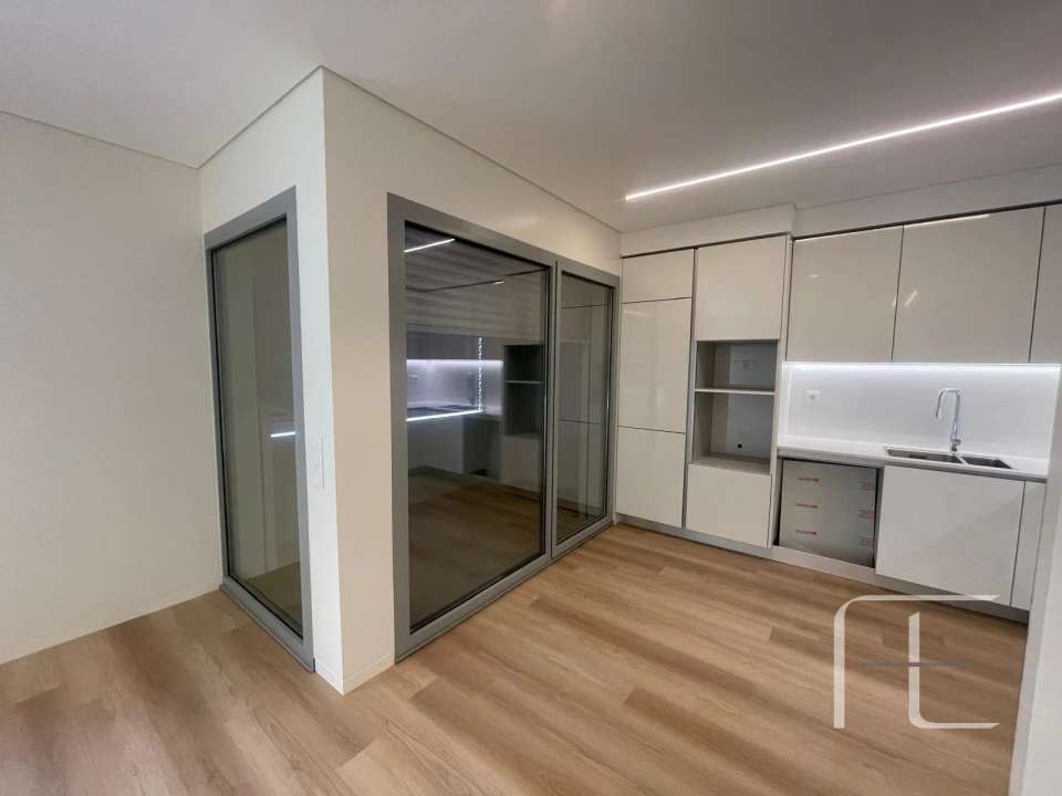 Apartamento T2 para Venda em Lordelo do Ouro e Massarelos Foto 7