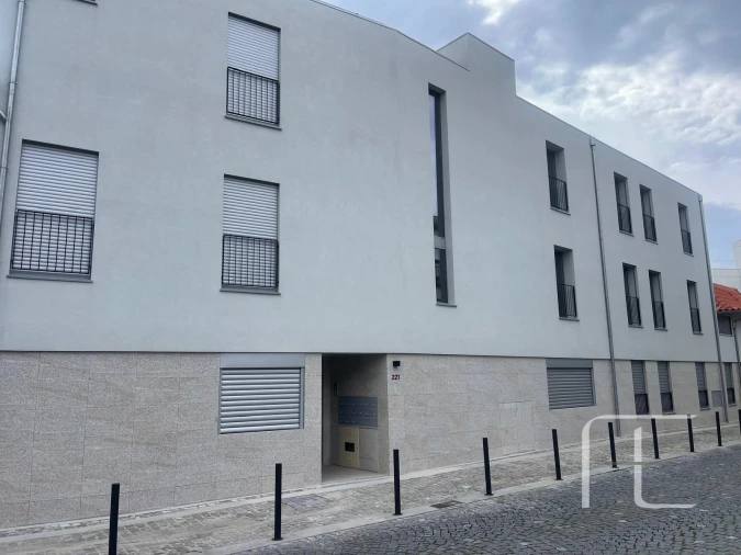 Apartamento T2 para Venda em Lordelo do Ouro e Massarelos Foto 2