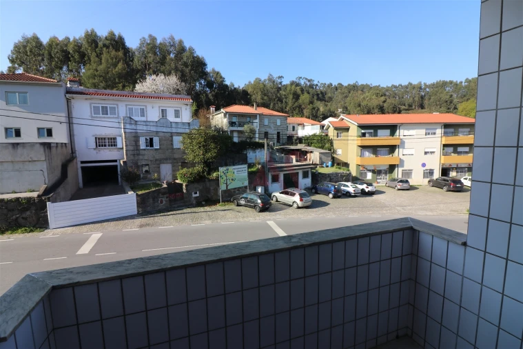 Apartamento T3 para Arrendamento em Moreira de Conegos Foto 12