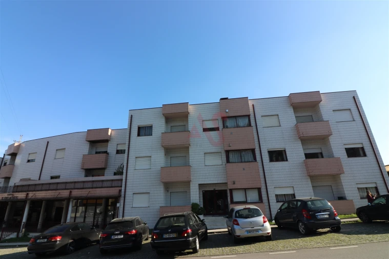 Apartamento T3 para Arrendamento em Moreira de Conegos Foto 16