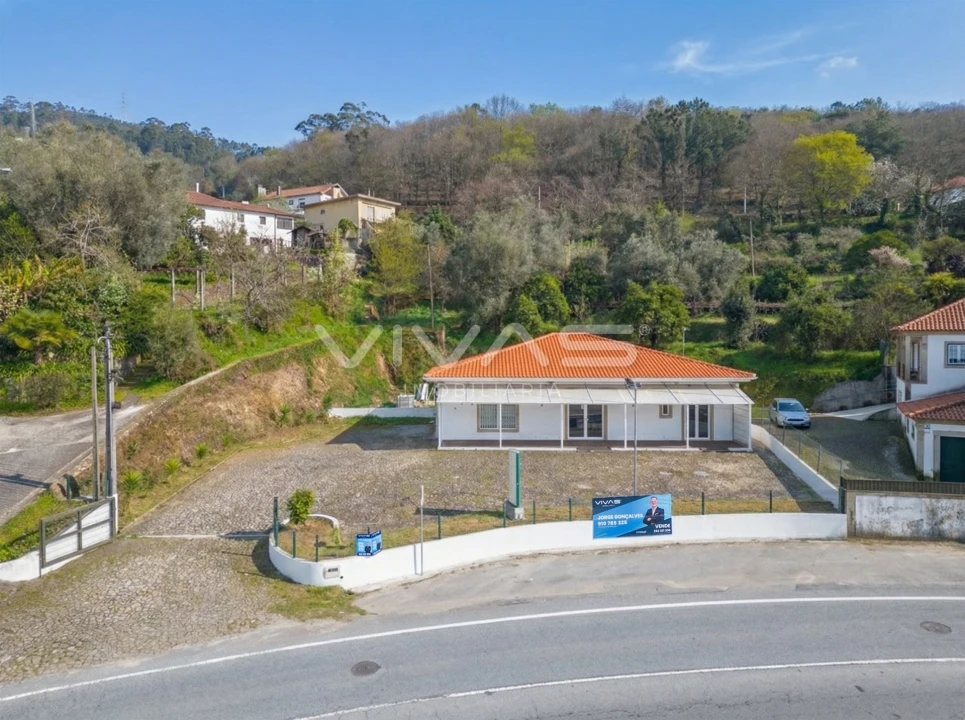 Negócio para Venda em Fornelos e Queijada Foto 1