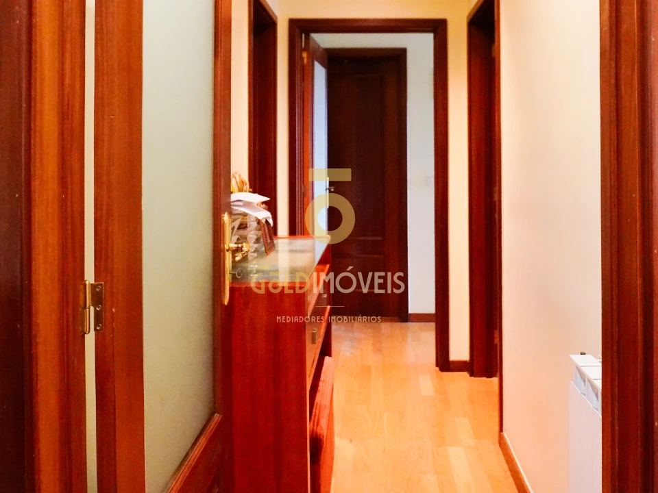 Apartamento T2 para Venda em Canelas Foto 11