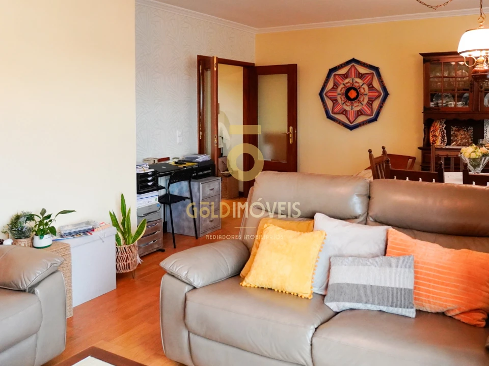 Apartamento T2 para Venda em Canelas Foto 4