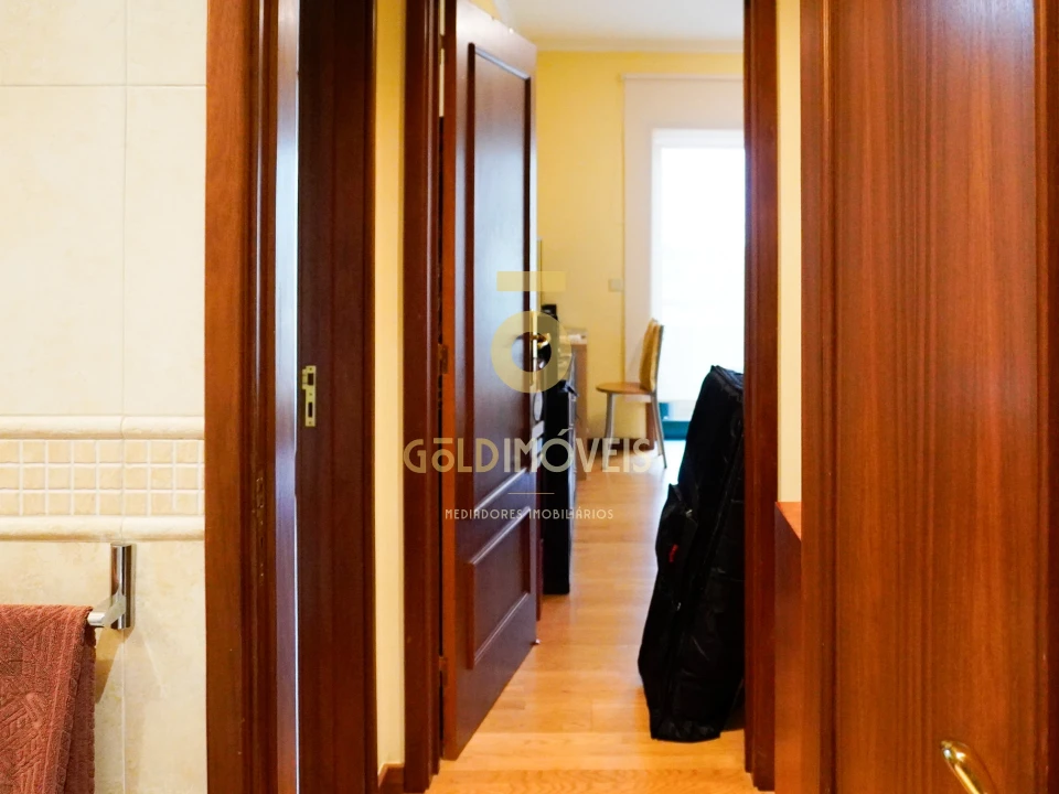 Apartamento T2 para Venda em Canelas Foto 23