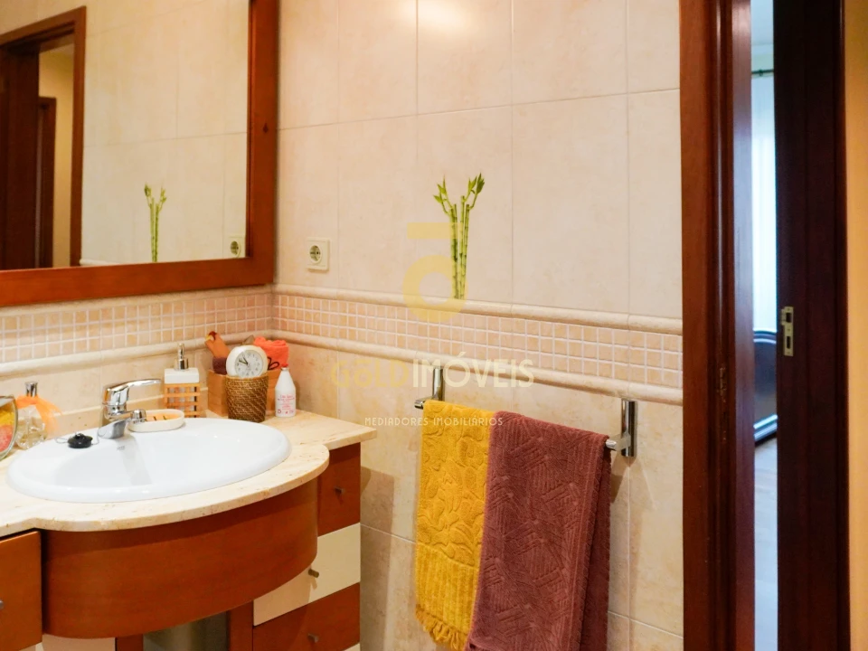 Apartamento T2 para Venda em Canelas Foto 21