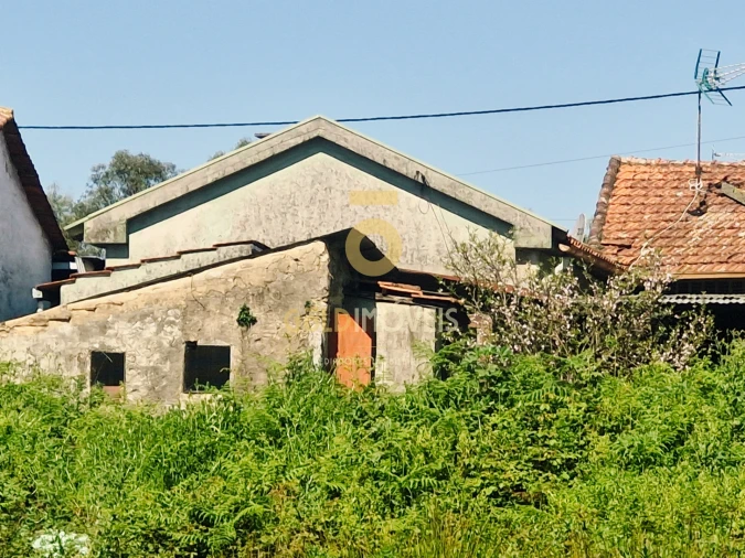 Moradia T2 para Venda em O. Azeméis, Riba-Ul, Ul, Macinhata Seixa, Madail Foto 2