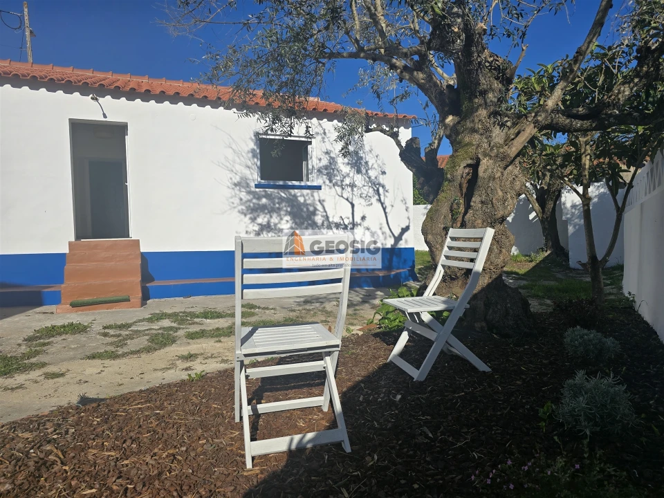 Moradia T2 para Venda em Almodôvar e Graça dos Padrões Foto 1